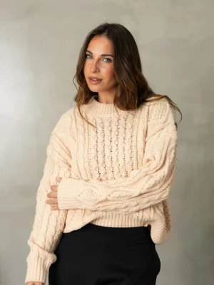 #Art 6 - Sweater Angie